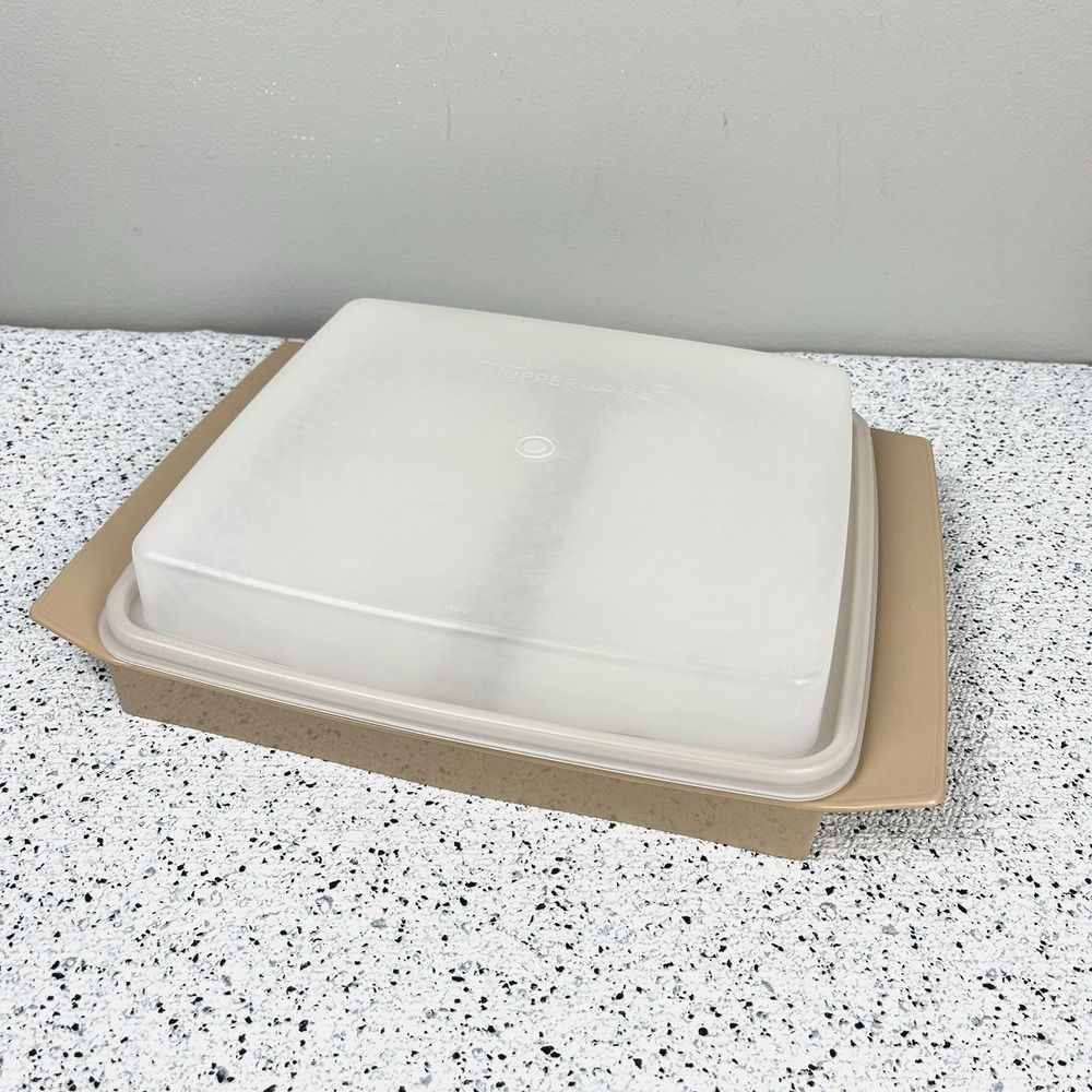 Vintage‎ Tupperware Deviled Egg Keeper Carrier Storage Tan USA 4 pc Trays & Lid